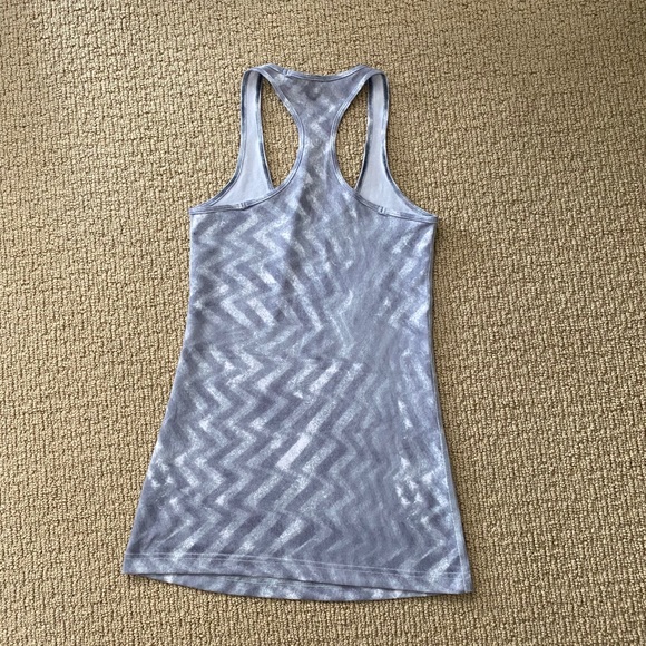Lululemon cool racerback tank grey chevron - Picture 5 of 9